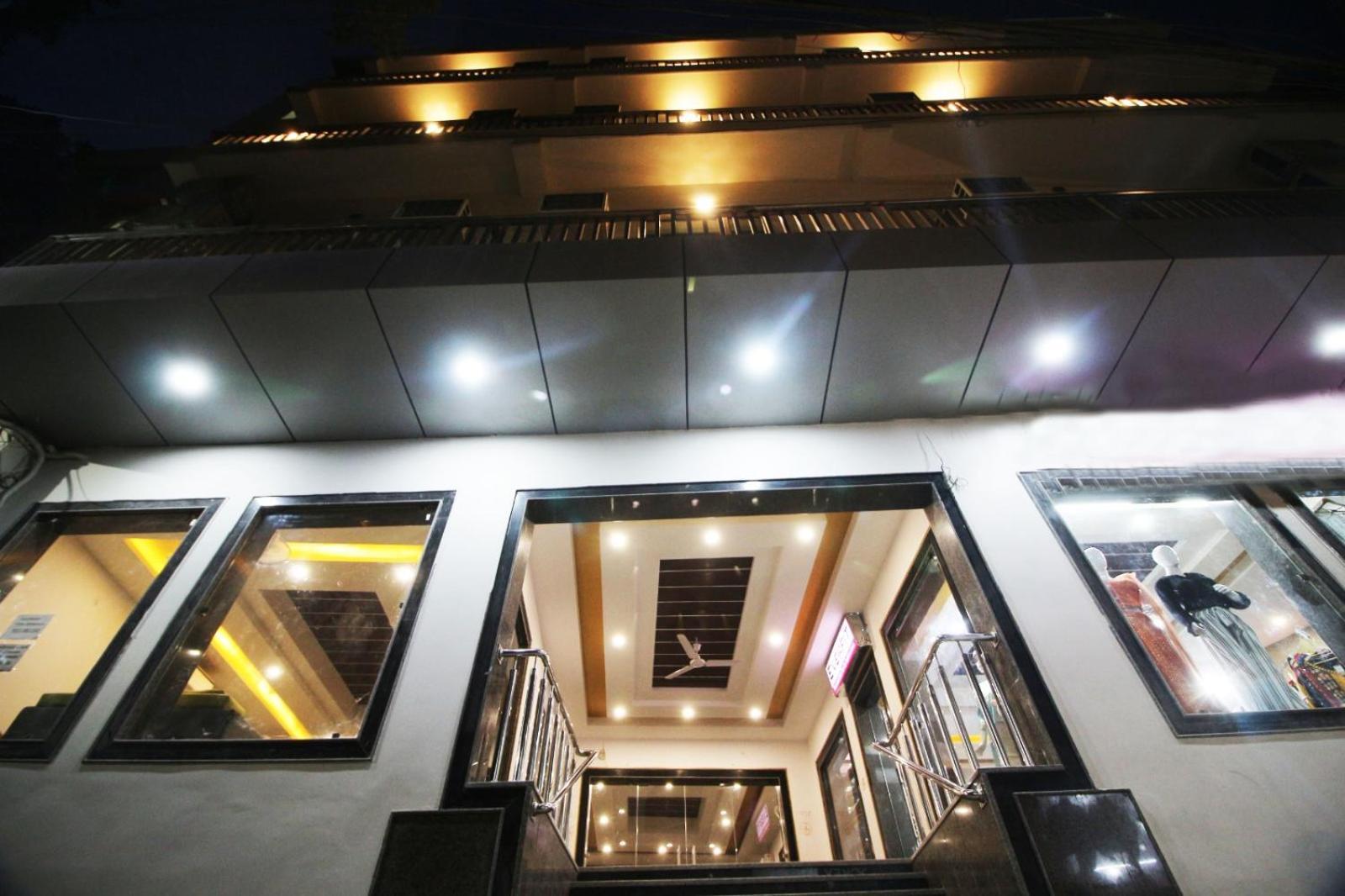 Hotel Peridot Near Igi Delhi Airport ニューデリー エクステリア 写真